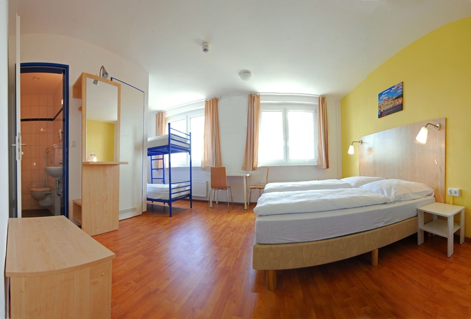 Imagen de la habitación del Hotel A&O Berlin Mitte. Foto 8