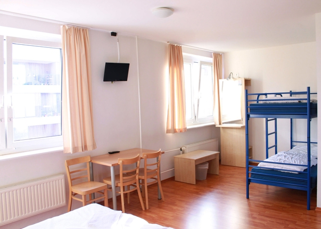 Imagen de la habitación del Hotel A&O Berlin Mitte. Foto 12