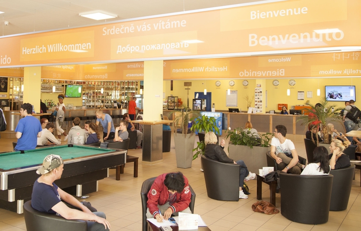 Imagen del bar/restaurante del Hotel A&O Berlin Mitte. Foto 2