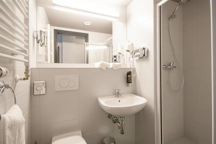 Imagen de la habitación del Hotel A&O Berlin Mitte. Foto 14