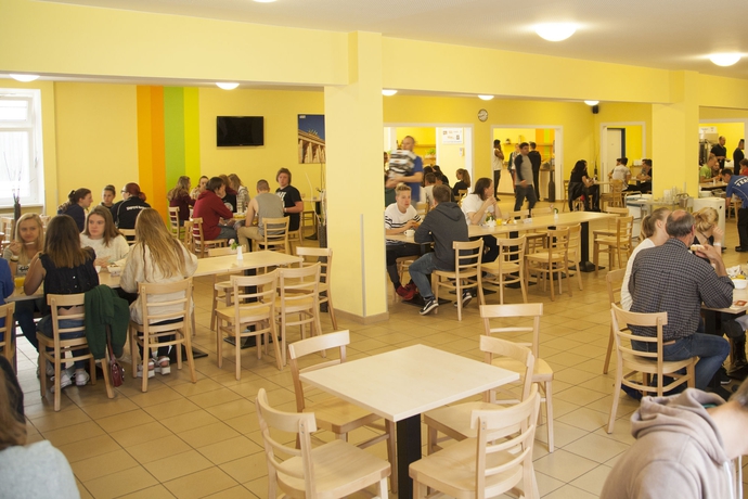 Imagen del bar/restaurante del Hotel A&O Berlin Mitte. Foto 5