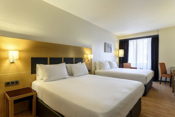 Imagen de la habitación del Hotel A&O Brussels Centrum. Foto 7