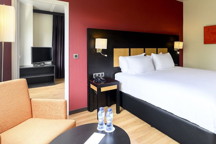 Imagen de la habitación del Hotel A&O Brussels Centrum. Foto 9