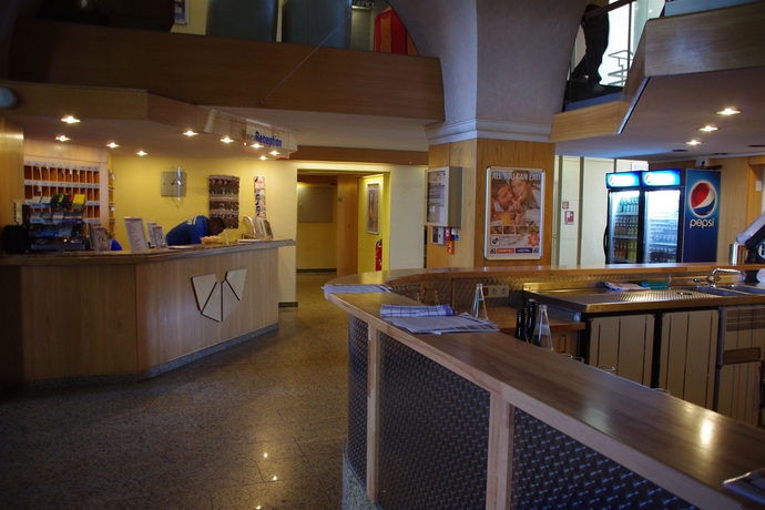 Imagen de los interiores del Hotel A&O Karlsruhe Hauptbahnhof. Foto 11