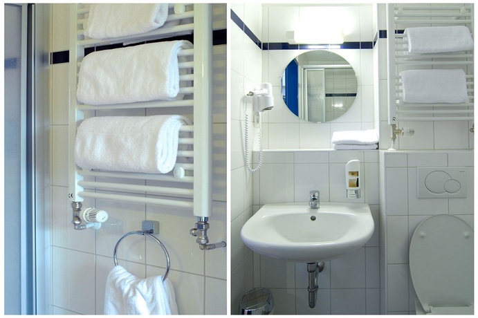 Imagen de la habitación del Hotel A&O Karlsruhe Hauptbahnhof. Foto 8