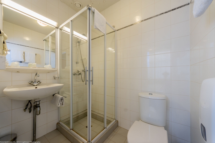 Imagen de la habitación del Hotel A&O Rotterdam City. Foto 11