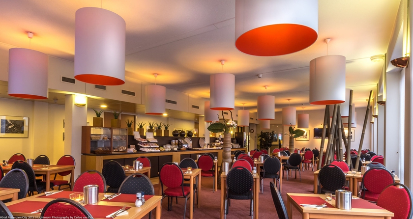 Imagen del bar/restaurante del Hotel A&O Rotterdam City. Foto 3