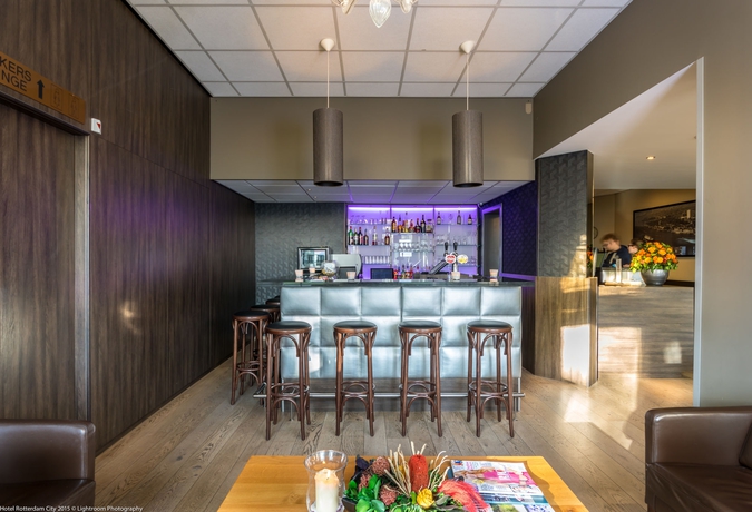 Imagen del bar/restaurante del Hotel A&O Rotterdam City. Foto 5