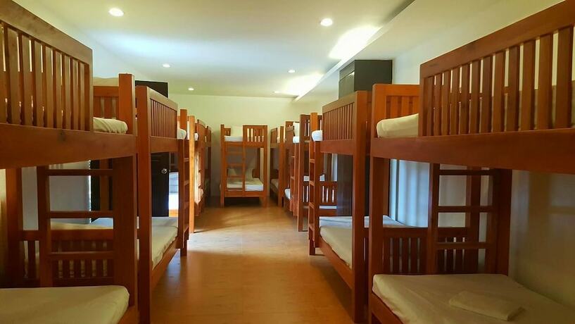 Imagen general del Hotel AandA Garden Suites. Foto 10