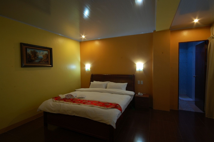 Imagen de la habitación del Hotel Aanda Plaza. Foto 2