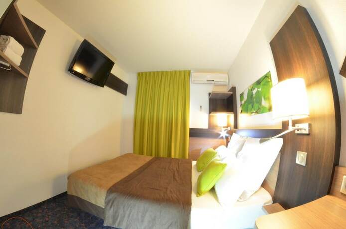 Imagen general del Hotel Aandh Privil&egrave;ge Lyon Est - Saint Priest Eurexpo. Foto 3