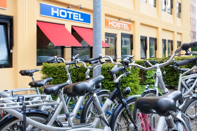 Imagen de los exteriores del Hotel Aando Amsterdam Zuidoost - Hostel. Foto 8