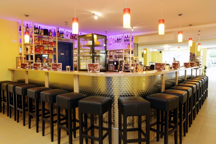 Imagen del bar/restaurante del Hotel Aando Frankfurt Galluswarte - Hostel. Foto 4