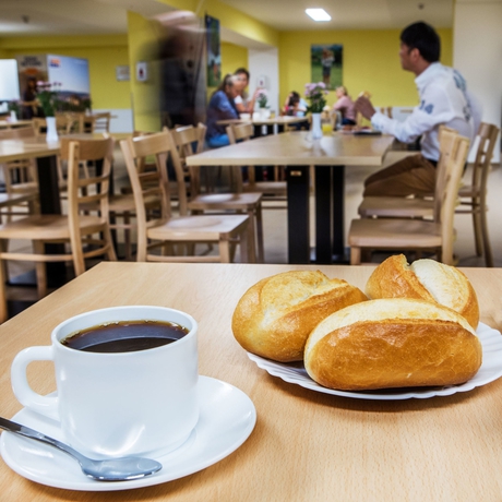 Imagen del bar/restaurante del Hotel Aando Stuttgart City - Hostel. Foto 5