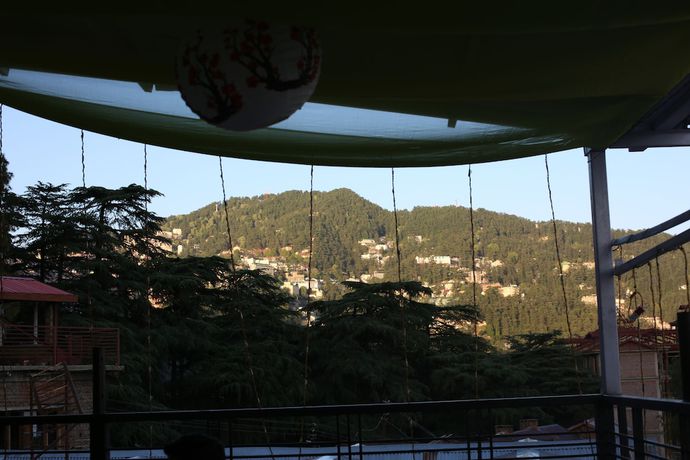 Imagen de los interiores del Hotel Aangan Regency. Foto 16