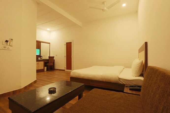 Imagen de la habitación del Hotel Aapno Ghar Resort. Foto 23
