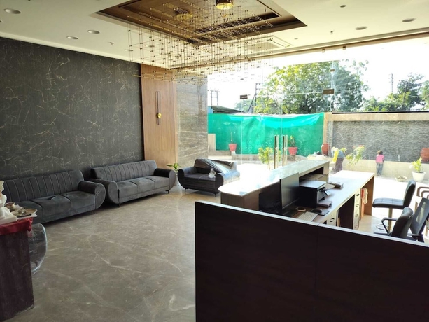 Imagen de los interiores del Hotel Aarambh by The Sky Imperial Jamnagar. Foto 15