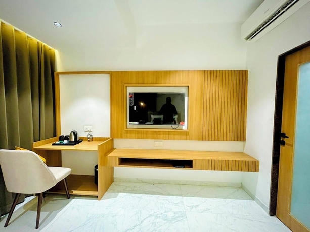 Imagen de la habitación del Hotel Aarambh by The Sky Imperial Jamnagar. Foto 7