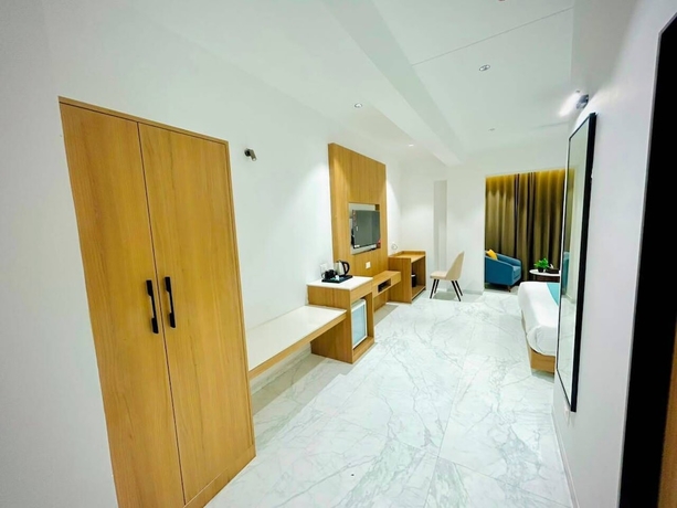 Imagen de la habitación del Hotel Aarambh by The Sky Imperial Jamnagar. Foto 11