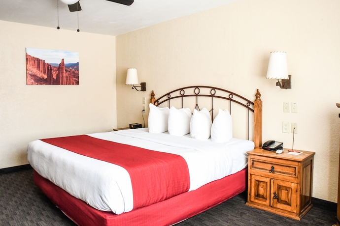 Imagen de la habitación del Hotel Aarchway Inn. Foto 4