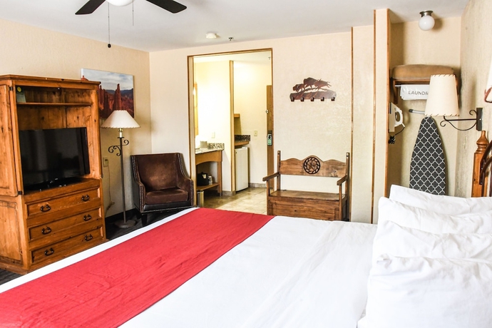 Imagen de la habitación del Hotel Aarchway Inn. Foto 10