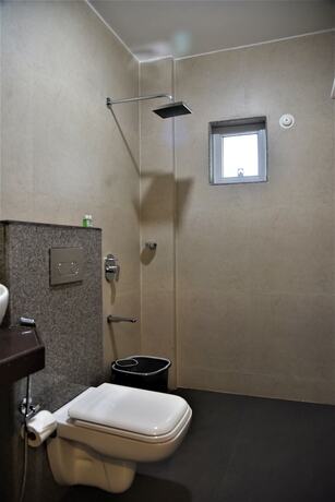 Imagen de la habitación del Hotel Aaria Hills. Foto 17