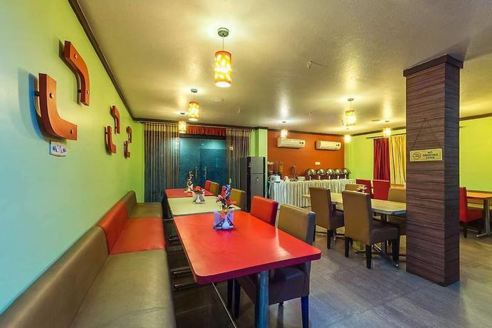 Imagen del bar/restaurante del Hotel Aarian Aatithya. Foto 2