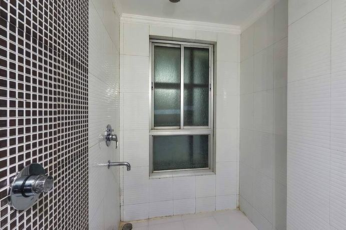 Imagen de la habitación del Hotel Aarian Aatithya. Foto 9