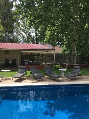 Imagen de la piscina del Hotel Aarinda Holiday Apartments. Foto 12