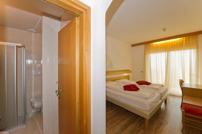 Imagen de la habitación del Hotel Aaritz, Levico Terme. Foto 7