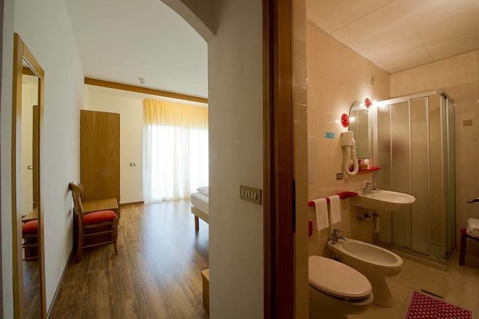Imagen de la habitación del Hotel Aaritz, Levico Terme. Foto 8