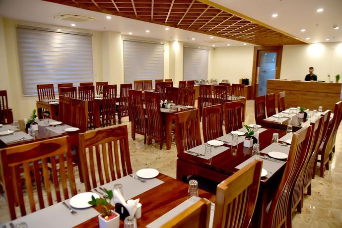 Imagen del bar/restaurante del Hotel Aarna. Foto 7