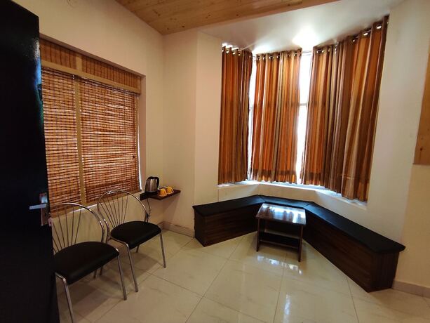Imagen general del Hotel Aaroham By Aamod Dharamshala. Foto 3
