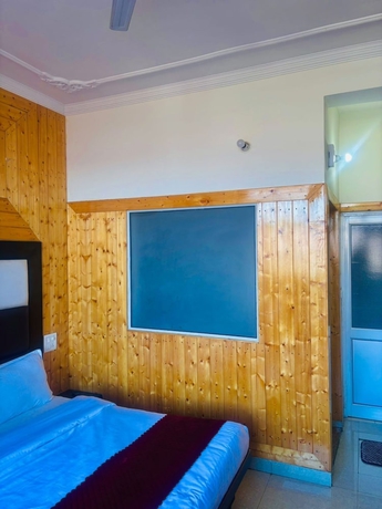 Imagen de la habitación del Hotel Aaroham Retreat. Foto 11