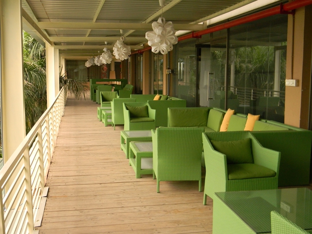 Imagen de los interiores del Hotel Aarohi Starz Club. Foto 9