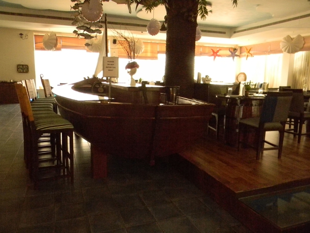 Imagen de los interiores del Hotel Aarohi Starz Club. Foto 18