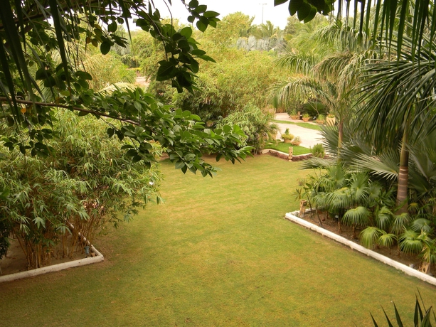 Imagen de los interiores del Hotel Aarohi Starz Club. Foto 19