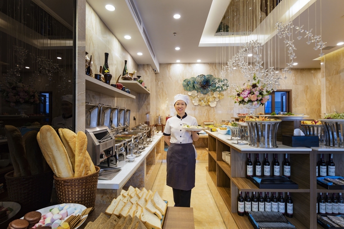 Imagen del bar/restaurante del Hotel Aaron, Nha Trang. Foto 17