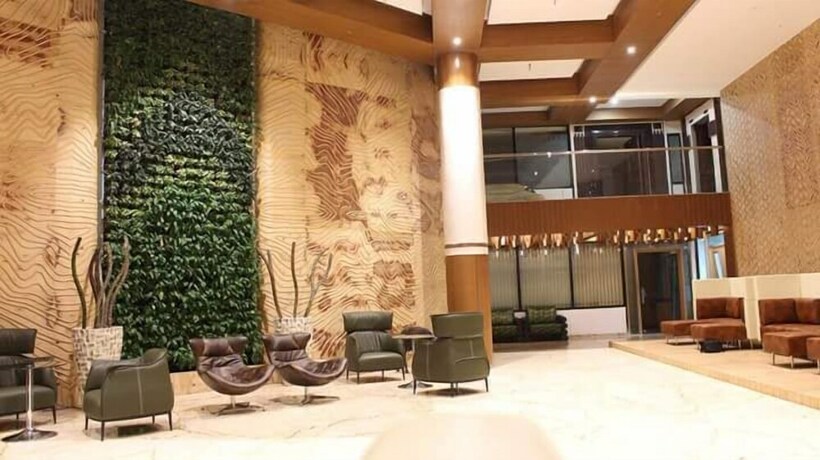 Imagen de los interiores del Hotel Aarya Grand Hotels and Resorts. Foto 28
