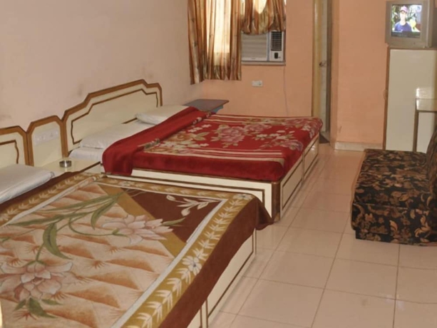 Imagen de la habitación del Hotel Aashirwad. Foto 3
