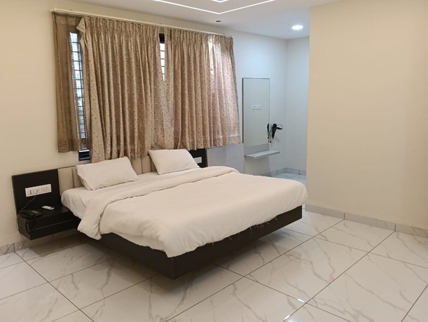 Imagen de la habitación del Hotel Aashiyana, Sanwer. Foto 8