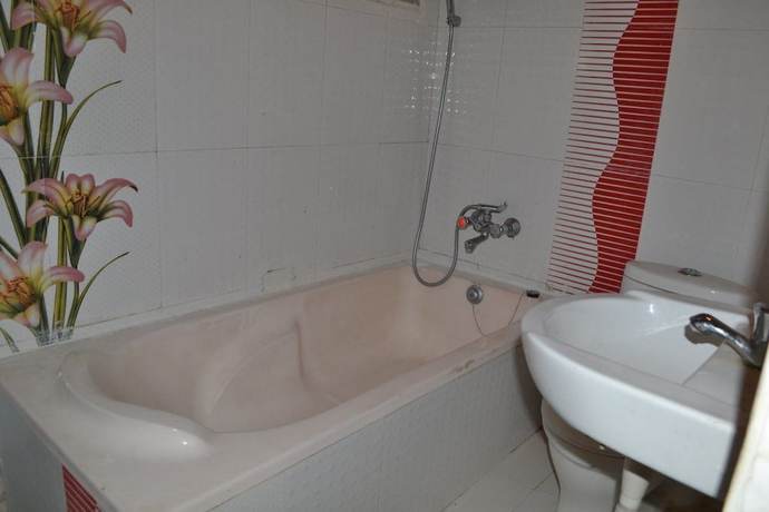 Imagen de la habitación del Hotel Aashiyana and Restaurant. Foto 9