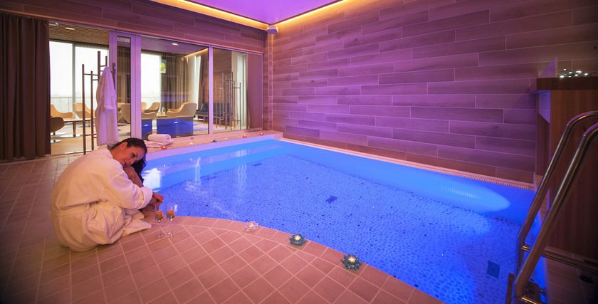 Imagen de la piscina del Hotel Aateli Hillside. Foto 17