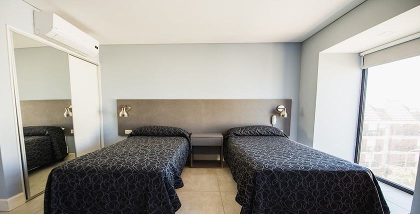 Imagen de la habitación del Hotel Aatrac. Foto 8