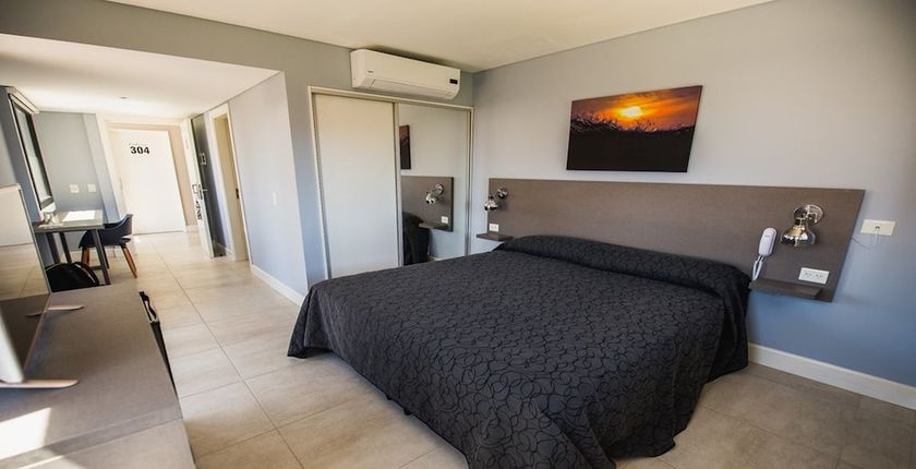 Imagen de la habitación del Hotel Aatrac. Foto 9