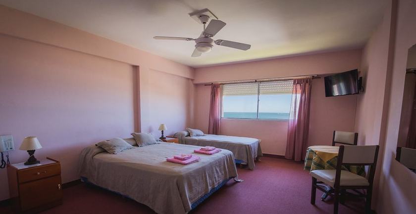 Imagen de la habitación del Hotel Aatrac. Foto 11