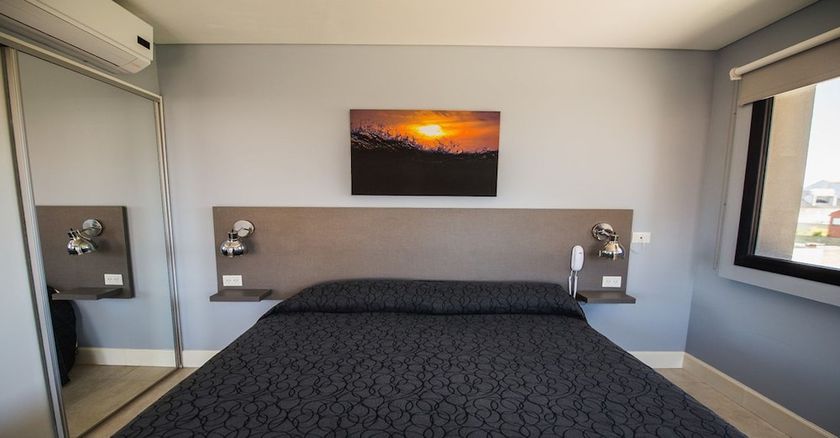 Imagen de la habitación del Hotel Aatrac. Foto 17
