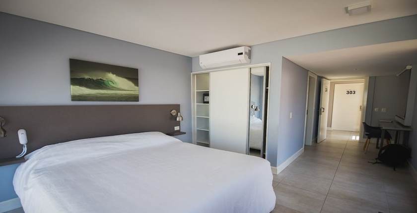 Imagen de la habitación del Hotel Aatrac. Foto 19