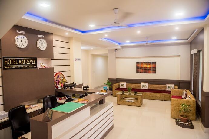 Imagen de los interiores del Hotel Aatreyee. Foto 21