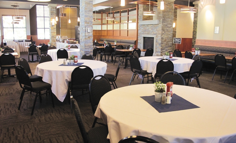 Imagen del bar/restaurante del Hotel Aava Whistler. Foto 4